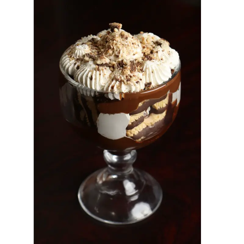 An ice cream sundae